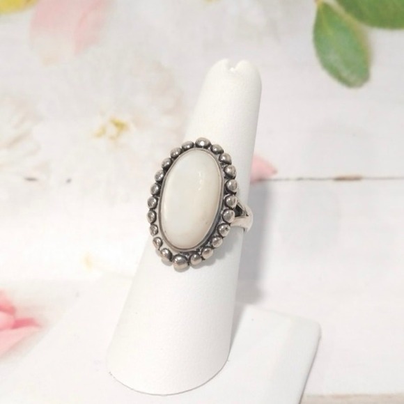 Antique Mother Of Pearl Oval Ring Sterling Silver Navajo Native Size 7.25 - Picture 3 of 16